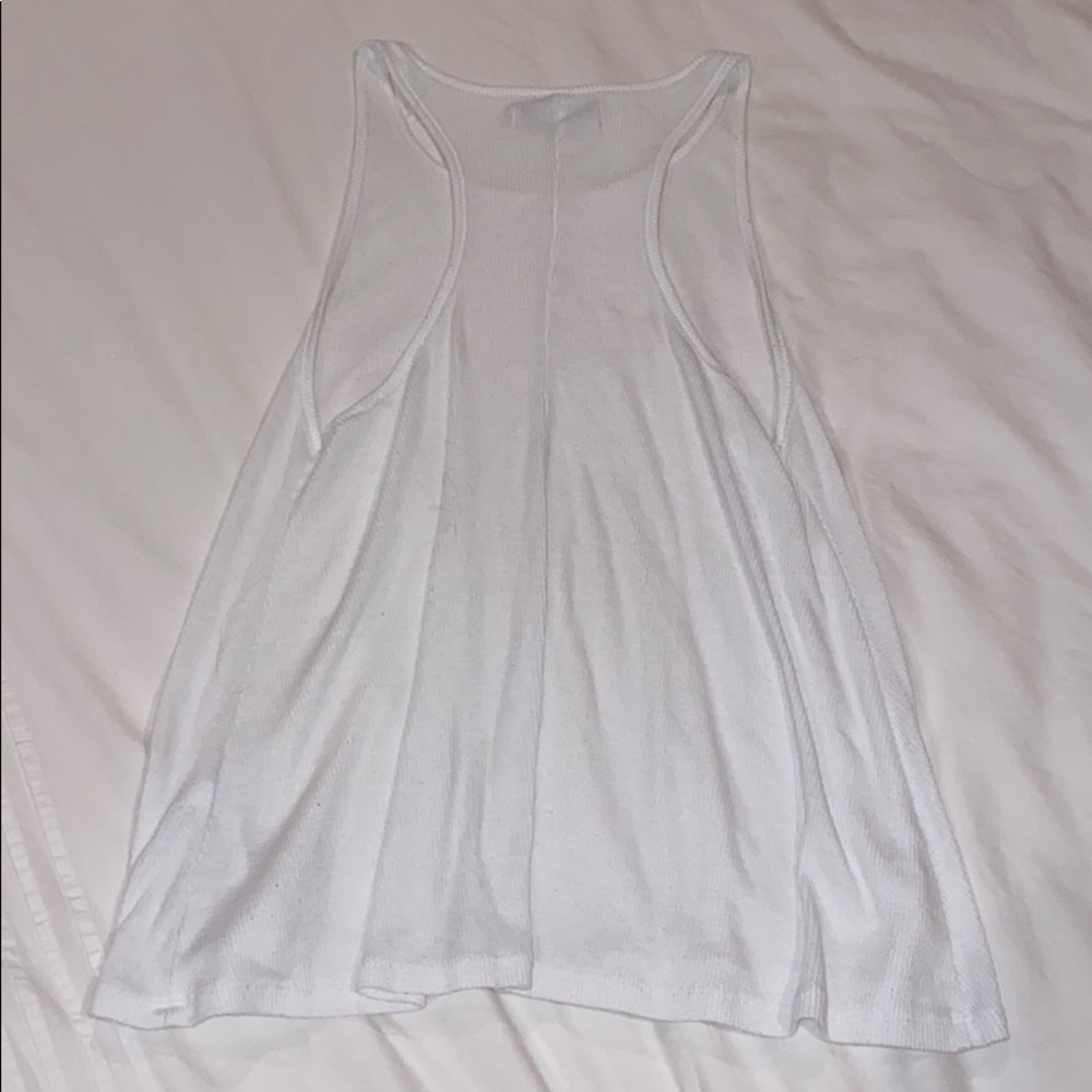 White tank - Picture 2 of 4